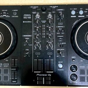 DDJ 400 Pioneer. Controller 
With Case.